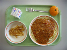 Viel Fleisch, wenig Gemüse (Foto: Ishikawa Ken/flickr)